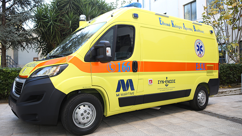 Përplaset nga kamioni, vdes 39-vjeçari shqiptar në Greqi greqi ambulance