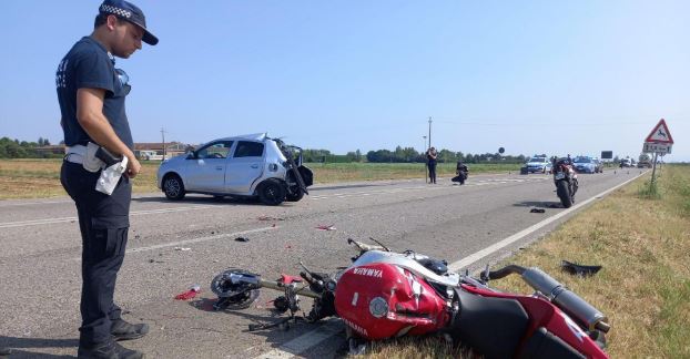Motori përplaset me makinën, humb jetën tragjikisht 50-vjeçari shqiptar në Itali itali 3