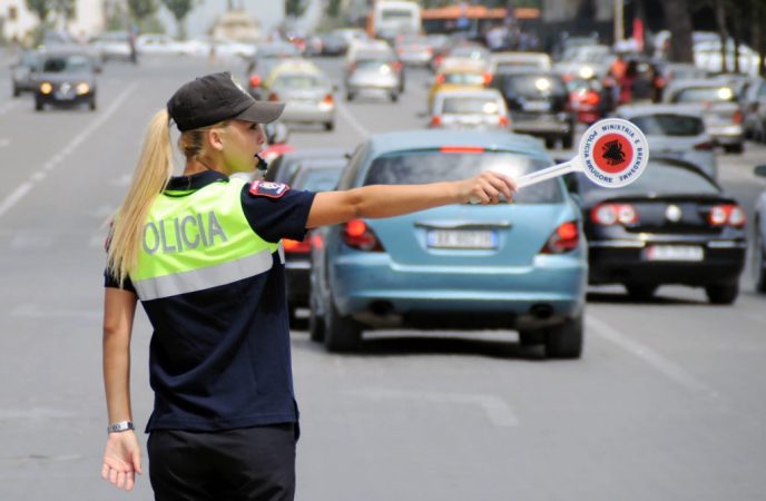 Të dytët për shkakun kryesor të aksidenteve, nis aplikimi i gjobave për këmbësorët policii 688x450 1