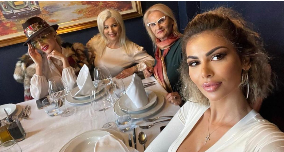 “Mami mezi ia dilte të na blinte të 4 motrave”, Luana Vjollca emocionon me rrëfimin 3