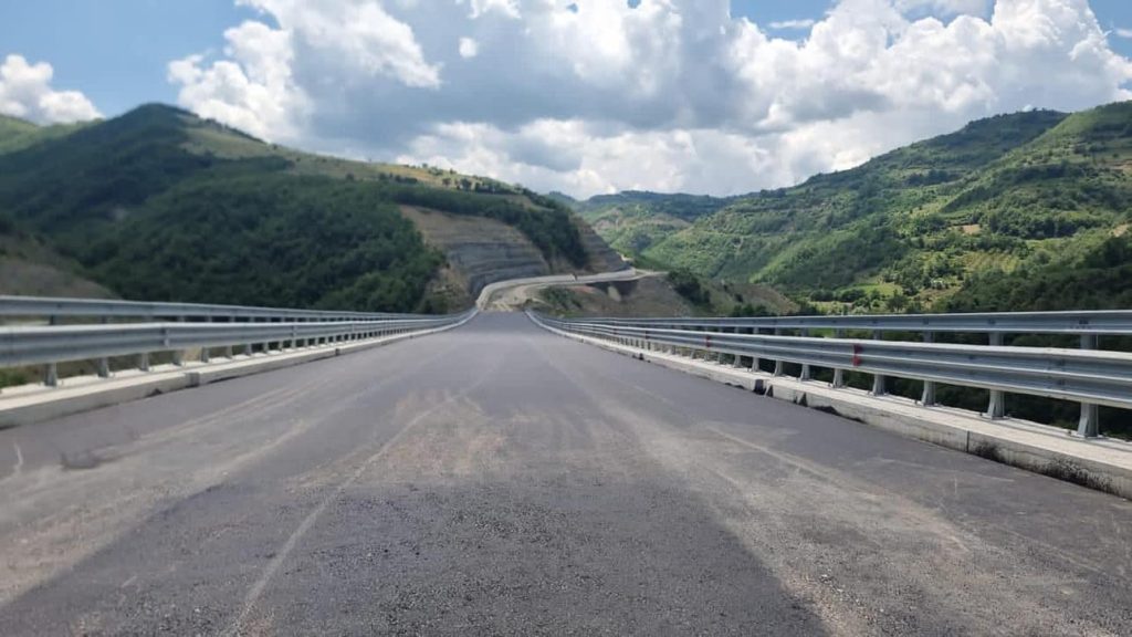 FOTO/ Rama: Avancojnë punimet në dy lote të rrugës Qukës-Qafë Plloçë 2 362685132 844812187014444 2586225167721066027 n
