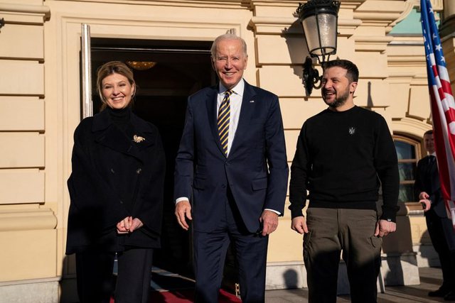 Skenarë gjeopolitikë mbi finalen e konfliktit ruso – ukrainas 640 0 1676919674xbiden zelensky 794