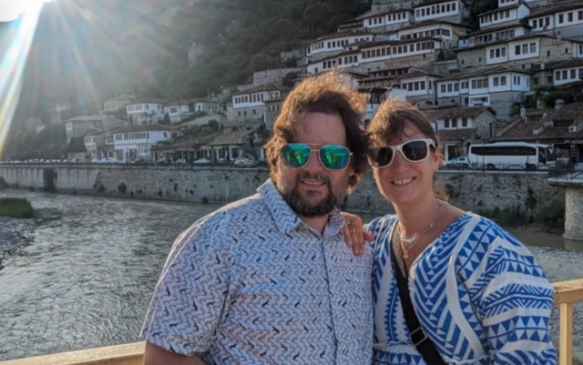 Çifti i britanikëve: Pronari në Londër na rriti qiranë, tani jetojmë e punojmë në Shqipëri 640 0 thrtfj5r5hfg 1691499630
