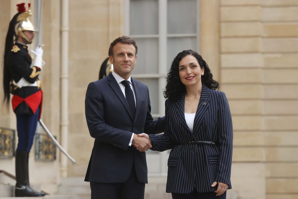 OSMANI MACRON scaled 1