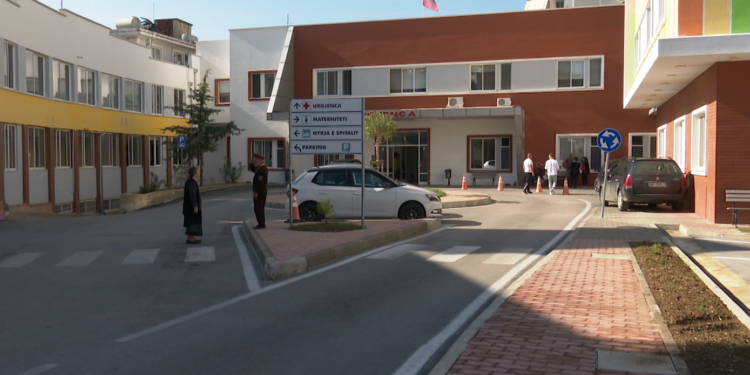 Fluks në spitalin e Sarandës, rreth 120 urgjenca në ditë Sarande1 750x375 1