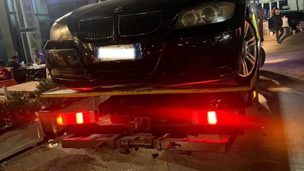 Parkim në vend të gabuar, nis në Vlorë aksioni për largimin e makinave Untitled design 1 1068x601 1
