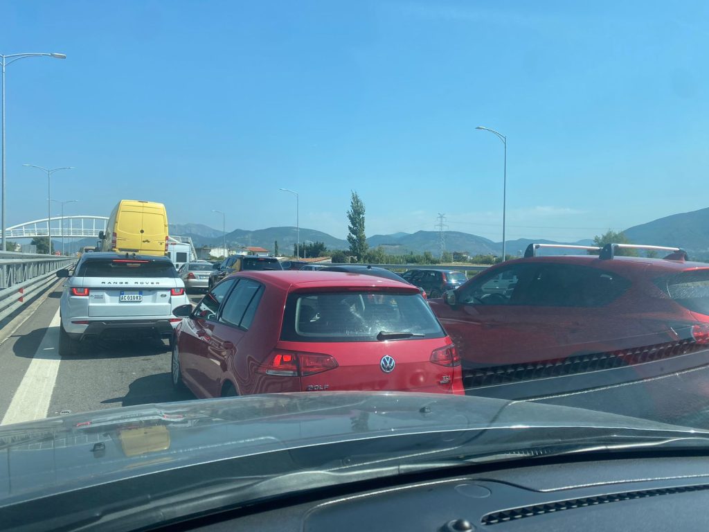 Trafik, lëvizja Tiranë-Lezhë shkon në 5 orë! WhatsApp Image 2023 08 20 at 10.49.16