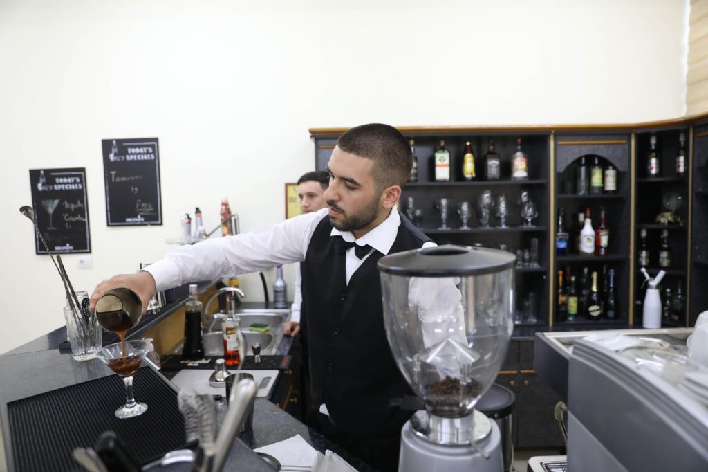 FOTO/ Rama në shkollën Hoteleri-Turizëm: 80 % e studentëve punësohen që në bankat e shkollës 4 WhatsApp Image 2023 08 30 at 12.38.37 1