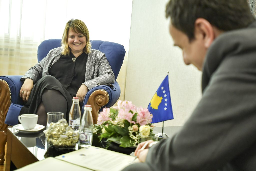 Nisin dorëheqjet në kabinetin Kurti, ikën zv/ministrja e Arsimit ZKP ZKM 27 5 2021 1