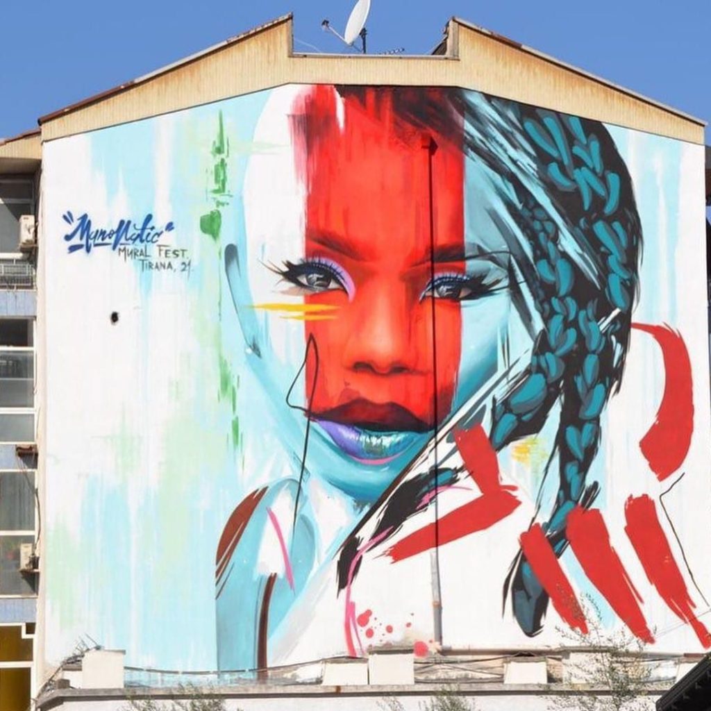 FOTO/ Muralet, dimension i ri në jetën e banorëve të kryeqytetit dhe turistëve 2 a538aef8 7ed2 4c2f b631 cc5be932c6d6