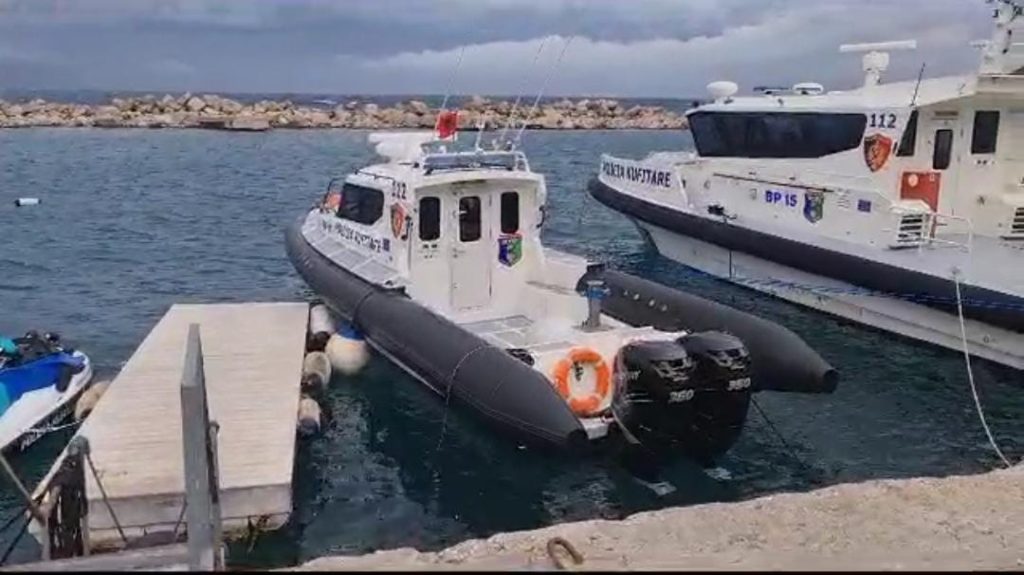 Moti i keq përfshin Vlorën, Policia Kufitare apel drejtuesve të mjeteve lundruese: Shmangni daljen në det ac784d1d e59b 4fae a782 87eb5cd91e77