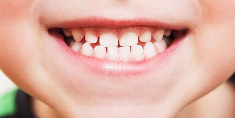 Shkencëtarët kanë zhvilluar një ilaç të ri novator që i bën dhëmbët tuaj të rilindin për herë të tretë! dhembet 765x383 1