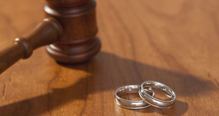 Rriten divorcet në Elbasan, 320 kërkesa për ndarje në 6 mujorin e parë të vitit divorc