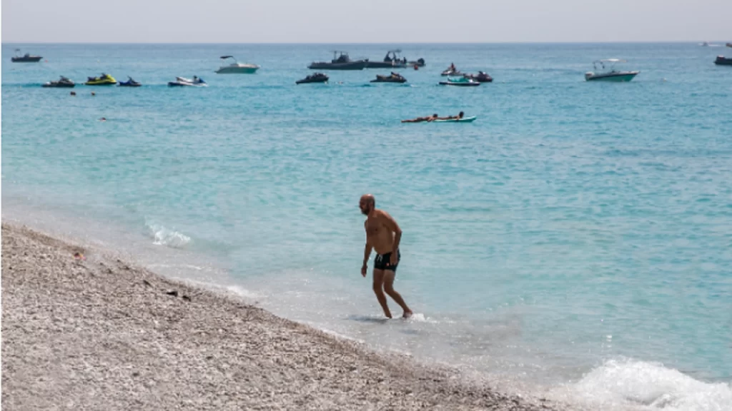 Pas Melonit, edhe komediani i njohur italian pushon në bregdetin shqiptar g 3