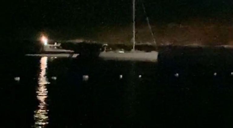 Mbetën në det të hapur pasi veliera pësoi defekt, shpëtohen 3 turq në Sarandë gjhgfj 770x425 1