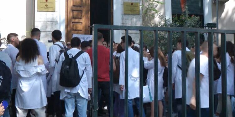 Del tarifa vjetore e studimit për Mjekësinë, ja sa do paguajë çdo student që refuzon kontratën mjekesia 750x375 1