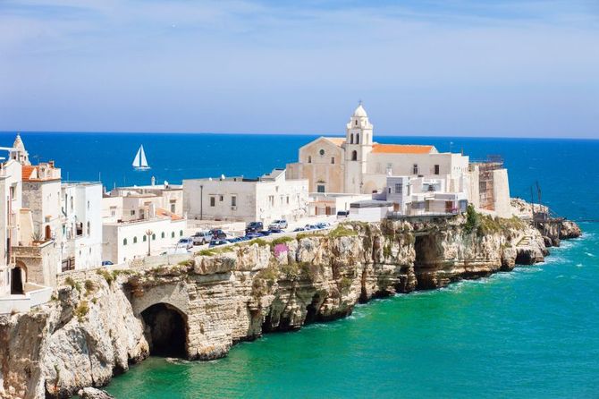 Shqipëria po “kafshon” Puljan, “La Ragione” kritikon politikat e turizmit në Itali vieste ist