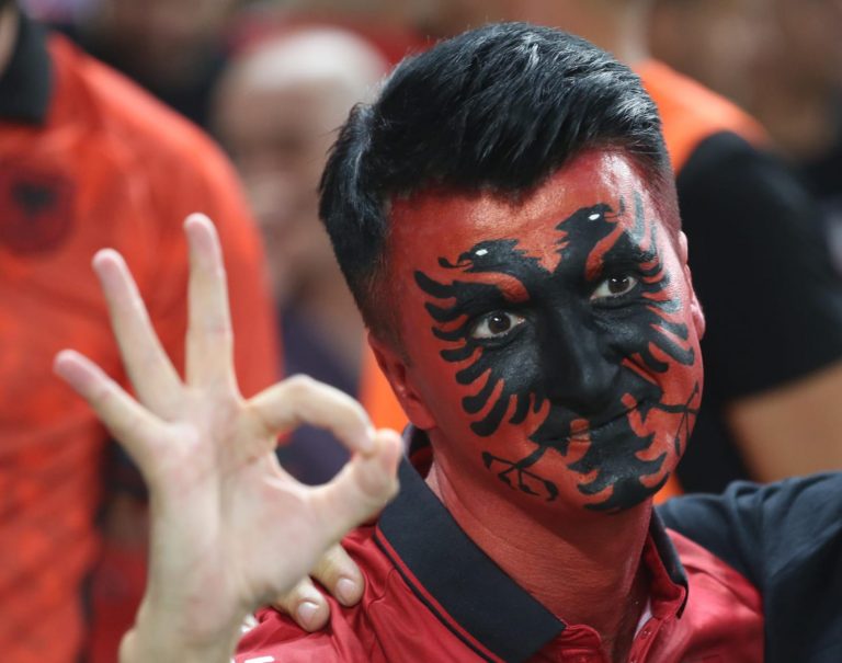 FOTO/ Pamje spektakolare nga “Air Albania” para ndeshjes me Poloninë 2 0c3b2bbe fa94 407c bf56 897388ea6099 768x605 1