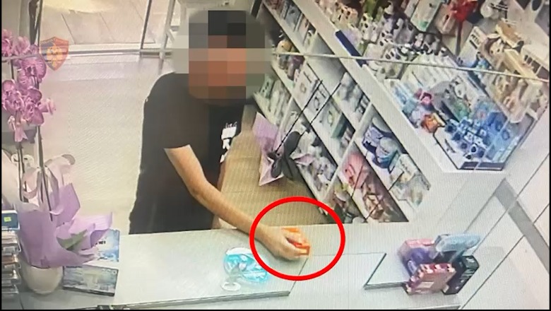 Prezantohej si punonjës i depove farmaceutike dhe vidhte farmacitë në Tiranë. Arresohet i riu 1693551316 vjedhje