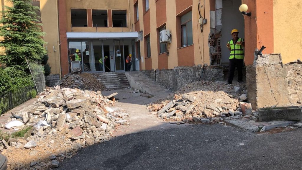 FOTO/ Rama: Rikonstruksion tërësor për spitalin e Krujës. Shërbim me standardet më të mira 2 374761456 862268555268807 4564767649200325098 n