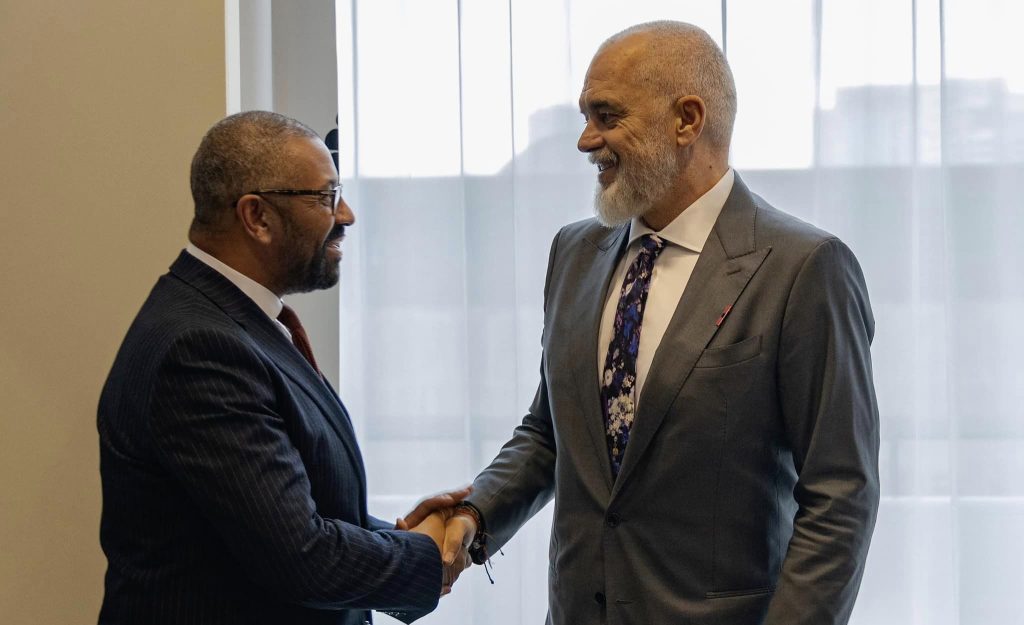 VIDEO/ Kryeministri Rama takim me ministrin e Jashtëm britanik, James Cleverly në New York 379928978 868229088006087 6530856355587755397 n e1695110425834