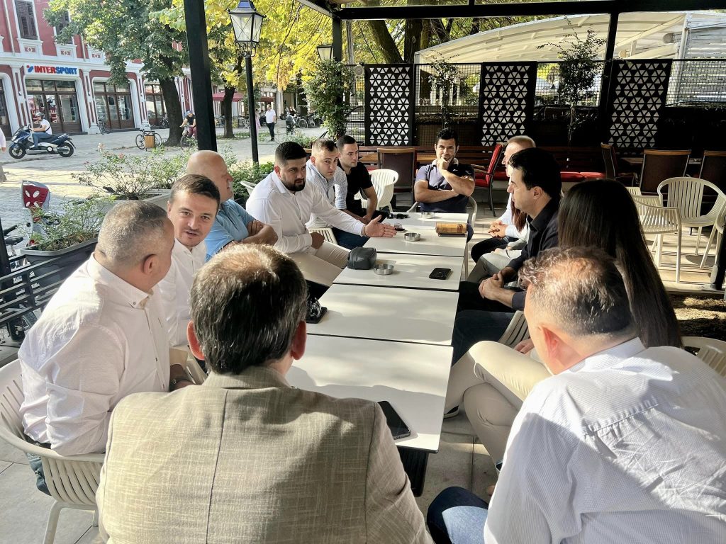 Basha e nis ditën herët dhe shkon në Shkodër, takim me pedagogë. Tregon prioritetet e PD-së 383744707 865540548274509 113090937215683422 n