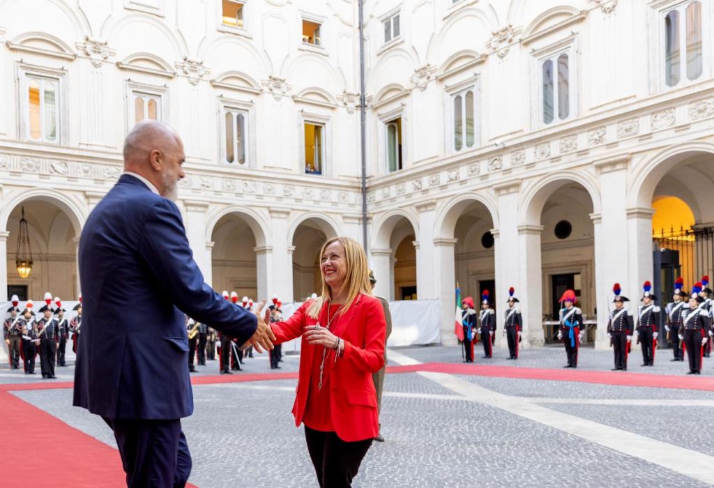 FOTO/ “Mikpritjeje vëllazërore”, Rama: Italia ka vullnet mbresëlënës për të thelluar raportin strategjik 383995878 873044537524542 2727650934368060638 n