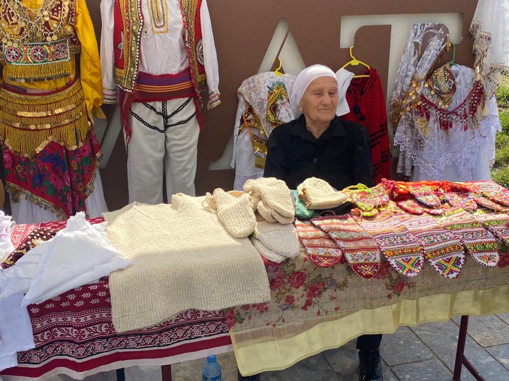 Panairi me prodhime tradicionale, kryebashkiaku Malaj: Bashkia Mat ka vëmendje të shtuar ndaj pensionistëve 385033787 822456699879547 6091799775126756700 n