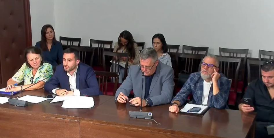 Rikthimi i basteve online, shoqatat: Me këtë ligj lojtarët vijojnë në paligjshmëri! Nisma dështon nëse… Capture 53