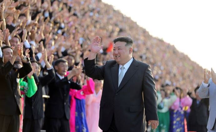 Para takimit me Putinin, Kim Jong Un shfaqet në publik Capture 7 1