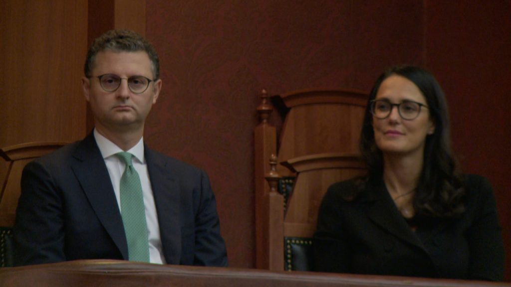 Delina Ibrahimaj shkarkohet me 105 vota pro, kurse Ervin Mete emërohet si ministër me 74 vota pro DELINA 1280x720 1