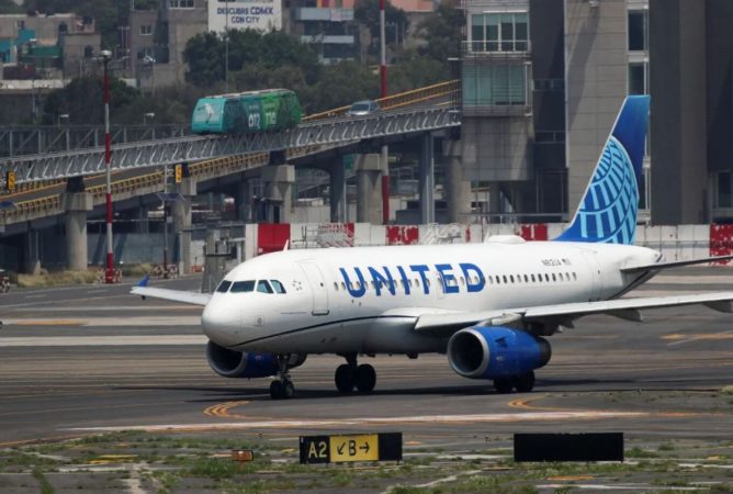 Avioni i United Airlines humbet kuotë, terror në ajër për pasagjerët e nisur drejt Romës United 668x450 1