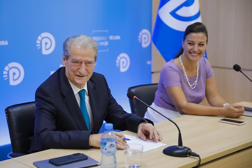 Berisha: “Metamorfoza”, maja e ajsbergut për lidhjet e qeverisë dhe Ramës me Pëllumb Gjokën WhatsApp Image 2023 09 08 at 12.39.45
