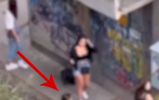 Pamjet / Vajzat minorene konsumojnë tollumbace me azot në Tiranë, njëra prej tyre shembet në tokë 4 aa 41