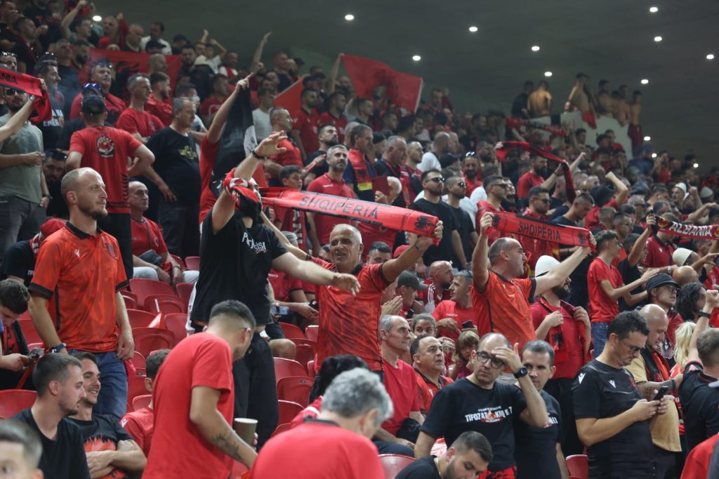 FOTO/ Pamje spektakolare nga “Air Albania” para ndeshjes me Poloninë aca0e224 4f2c 4155 bfcb dae09a3ee7a9