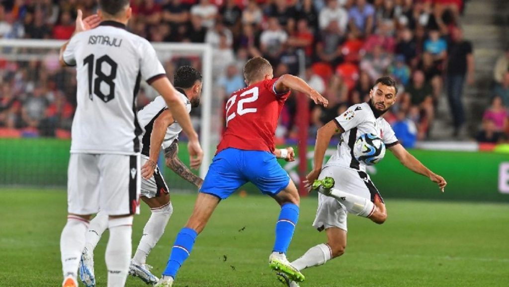 Bajrami shënon super gol në pjesën e dytë të ndeshjes me Çekinë futboll