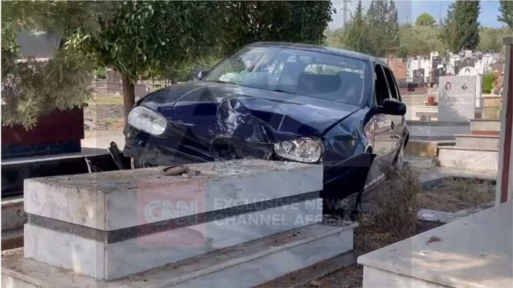 FOTO/Aksident i pazakontë, makina përplaset me një varr 2 varri3 1 1280x720 1