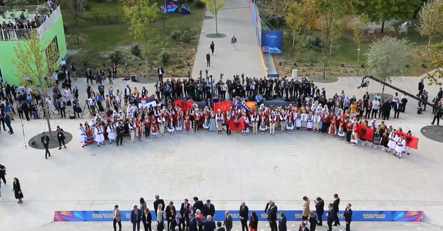 VIDEO/ Rama surprizon liderët evropianë me valle shqiptare dhe të Ballkanit Perëndimor 1