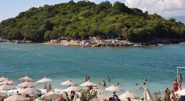 Mediat spanjolle vëmendjen nga Shqipëria! Mes pesë destinacioneve evropiane më të përballueshme në vjeshtë 640 0 Plazhi ksamilit e1592485200443