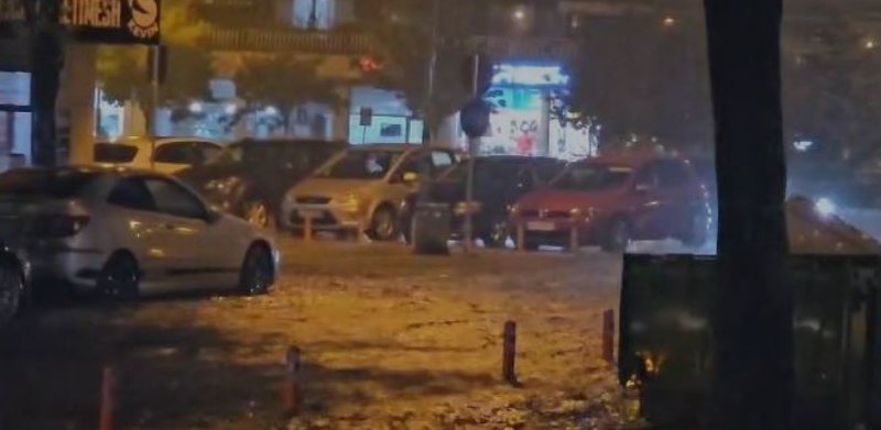 Stuhia e shiut godet Shkodrën, përmbyten rrugët 800 0 850c1d23c4787ce0e08043e4c3ccea0f