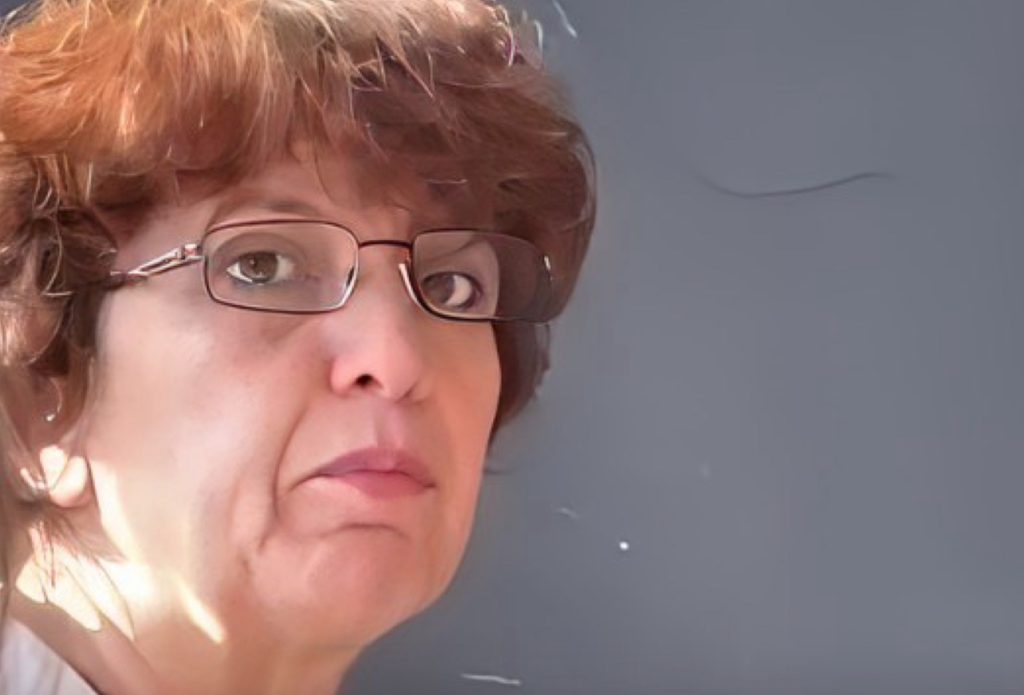 Mësuesja e dhunuar: Nxënësit po ulërinin, ai më goditi me karrige pas shpine. Xhaxhai i tij gënjeu IMG 1467