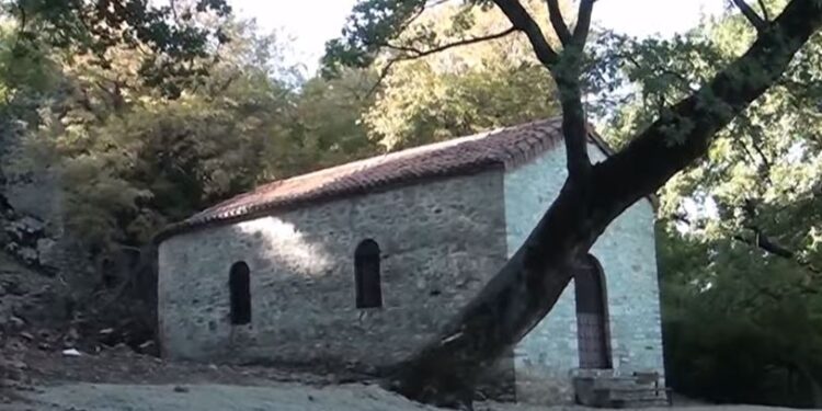 Kurbin, aty ku kisha u rindërtua nga myslimanët IMG 5439