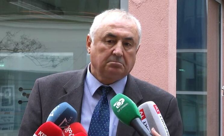 U akuzua nga Berisha se bllokoi procesin e privatizimit të kompleksit “Partizani”, Vladimir Qirjazi thyen heshtjen: Pas shkarkimit më emëruan… Ish gjenerali Vladimir Qirjazi