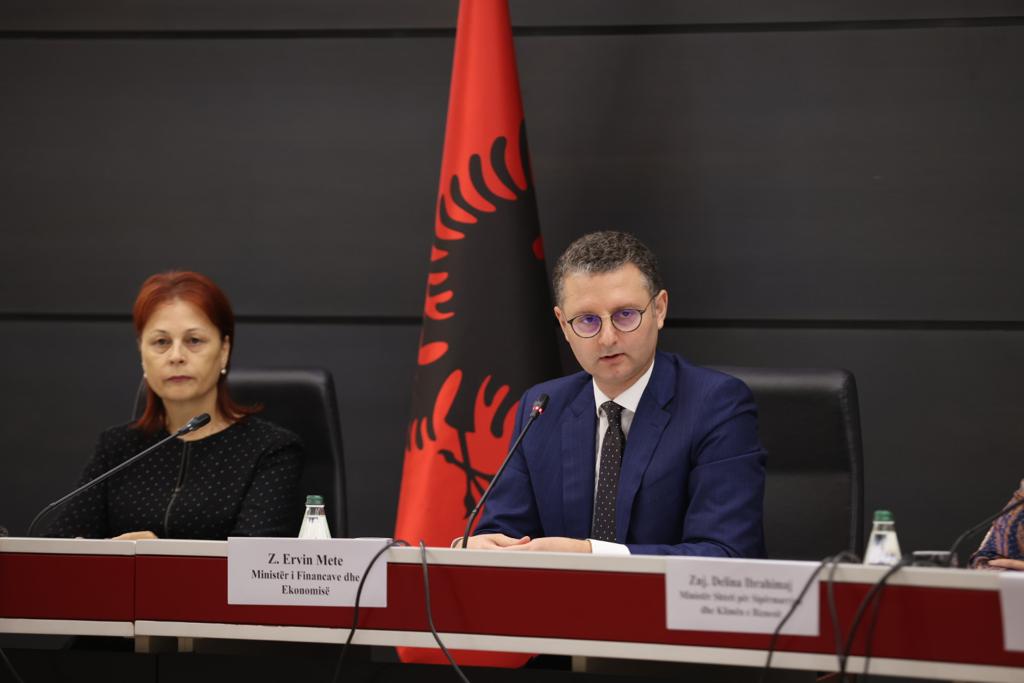 Projektbuxheti 2024/ Ministri Mete në Këshillin e Investimeve: Bizneset, pjesë e konsultimeve për paketën fiskale Mete Keshilli i Investimeve 1