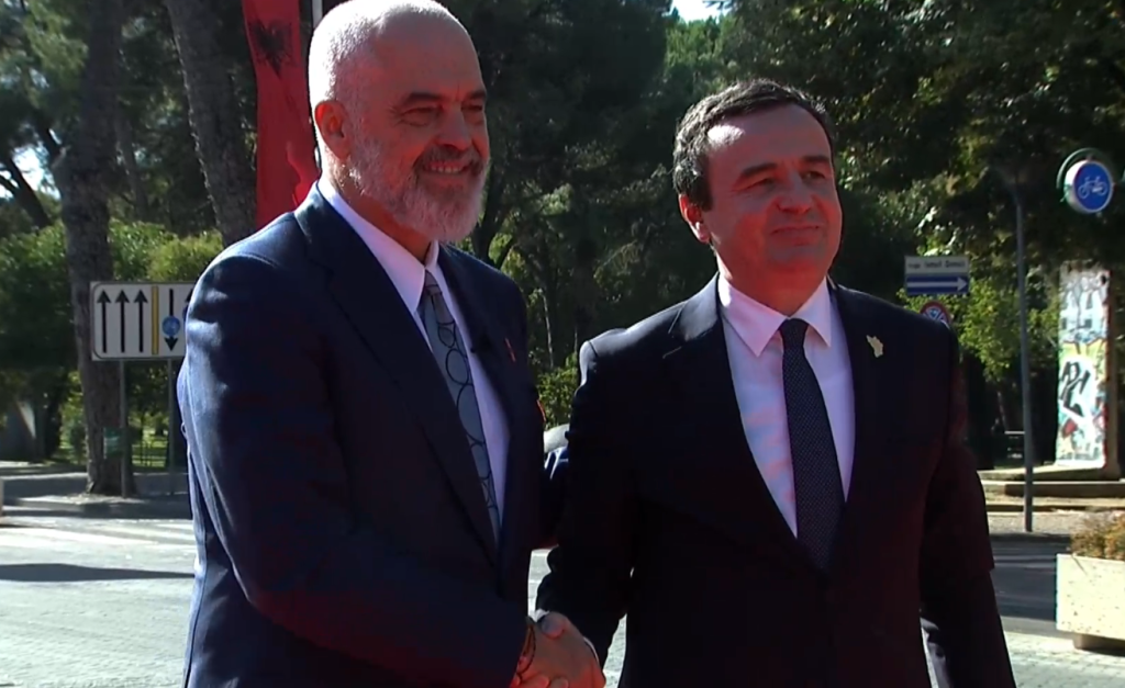 FOTO/ Kryeministrja serbe Brnabiç dhe Albin Kurti në Tiranë, ja qëndrimet përballë Edi Ramës 2 Screenshot 2023 10 16 111709
