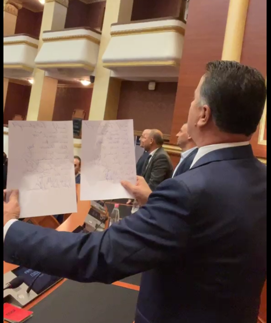 Noka me tone të forta në Kuvend: Nëse PS-ja nuk do të ”digjet salla”, duhet të rikthejë ndriçimin Screenshot 2023 10 19 102238