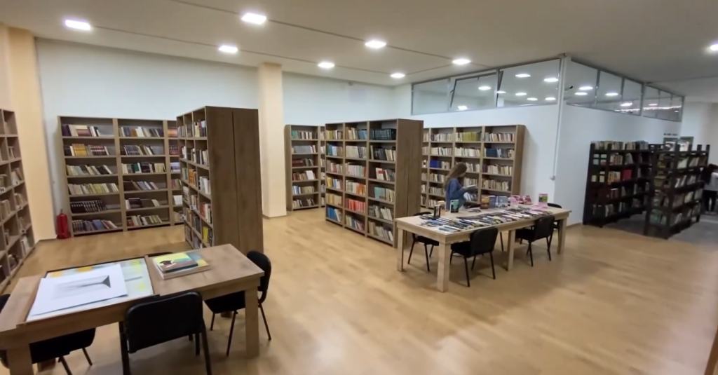 VIDEO/ Rikonstruksioni i bibliotekës së Lushnjës, kryeministri Rama: Të rinjtë akses në 83 mijë libra Screenshot 5 5