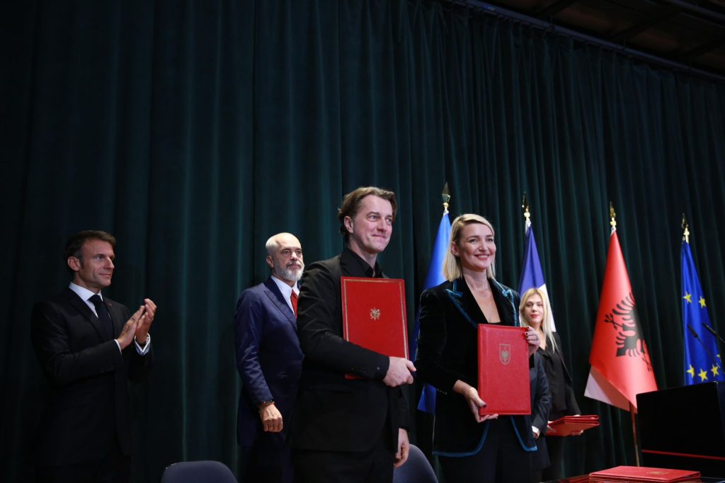 FOTO/ Rama: Zgjerimi i BE nuk duhet të pengojë ribashkimin e Europës! Presidenti Macron rol kyç 3 WhatsApp Image 2023 10 17 at 11.05.29