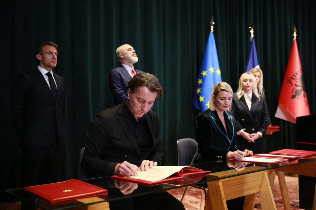FOTO/ Rama: Zgjerimi i BE nuk duhet të pengojë ribashkimin e Europës! Presidenti Macron rol kyç 6 WhatsApp Image 2023 10 17 at 11.05.31