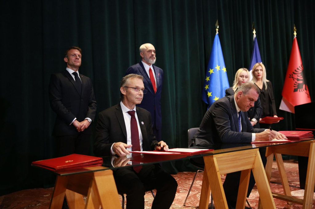 FOTO/ Rama: Zgjerimi i BE nuk duhet të pengojë ribashkimin e Europës! Presidenti Macron rol kyç 7 WhatsApp Image 2023 10 17 at 11.05.32 1